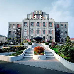 4* Otel Starhotels Business Palace